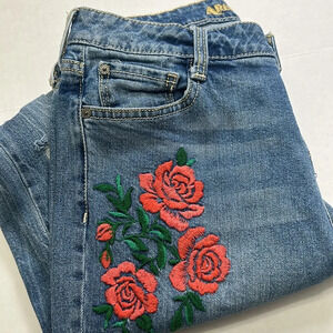 📌5/$25 Arizona Rose Embroidered Boyfriend Distressed Mid Rise Denim Jeans Size 5